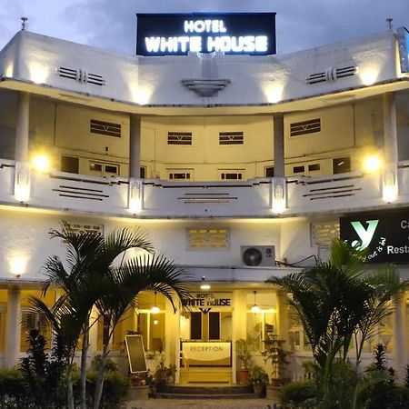 Hotel White House Dehradun Ngoại thất bức ảnh