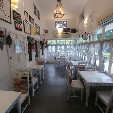 Hotel White House Dehradun Ngoại thất bức ảnh