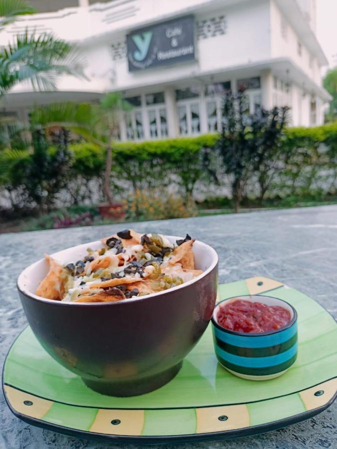 Hotel White House Dehradun Ngoại thất bức ảnh