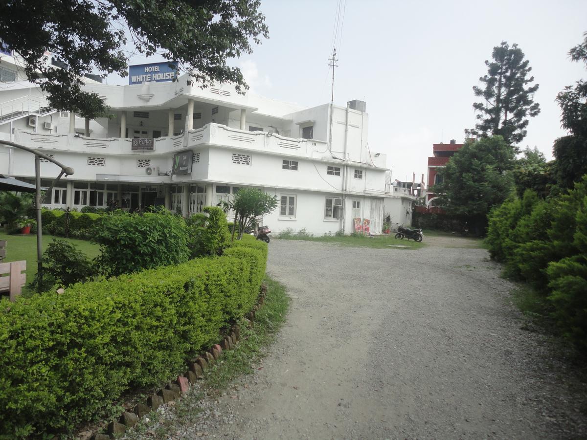Hotel White House Dehradun Ngoại thất bức ảnh
