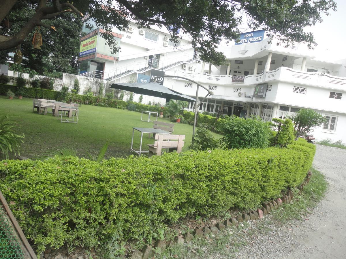 Hotel White House Dehradun Ngoại thất bức ảnh