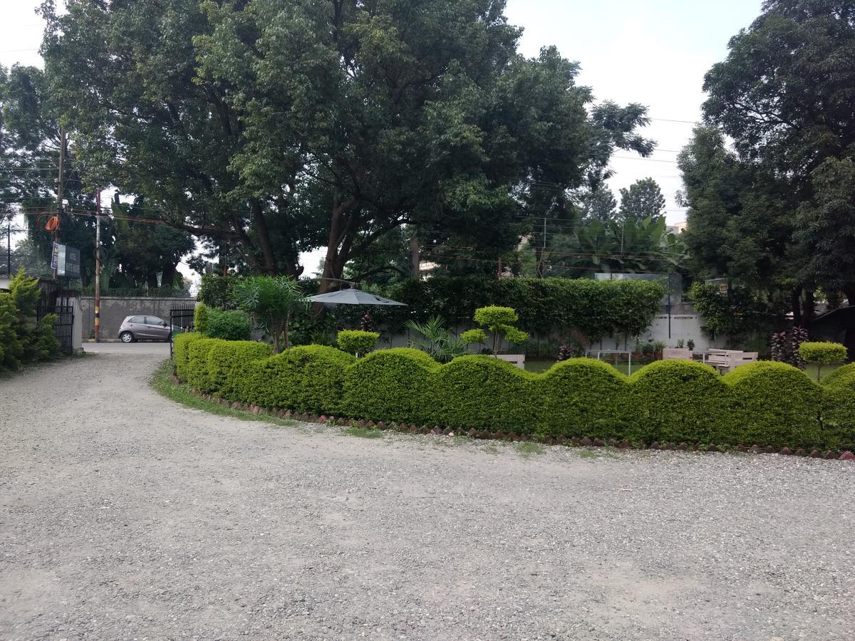 Hotel White House Dehradun Ngoại thất bức ảnh